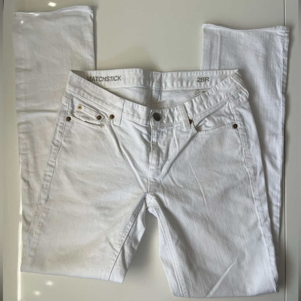 WHITE LOW-RISE/STRAIGHT LEG DENIM